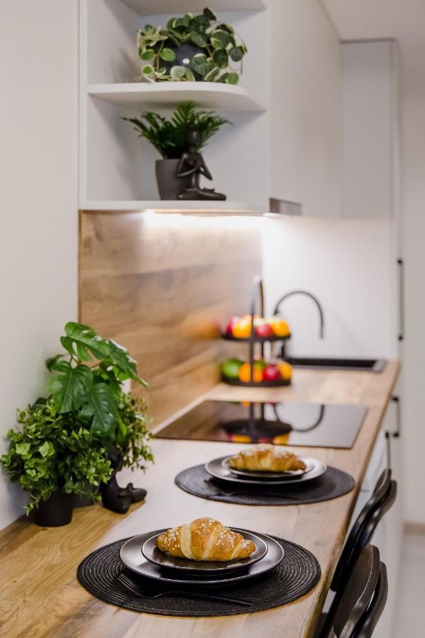 Stylish Apartment In Zverynas Vilnius Exterior photo